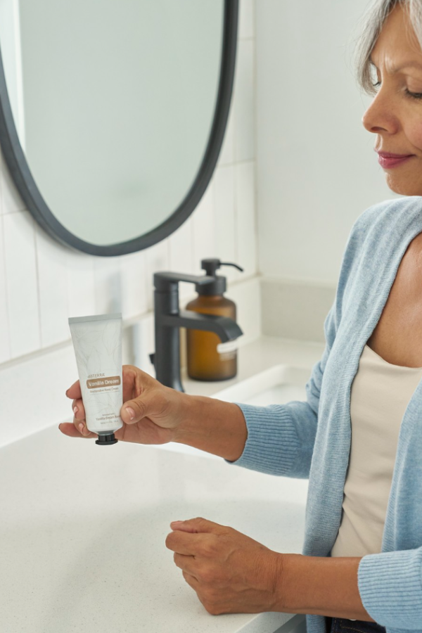 Vanilla Dream Restorative Hand Cream